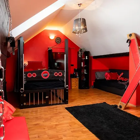 Pandora's Loft Yetişkin Oteli